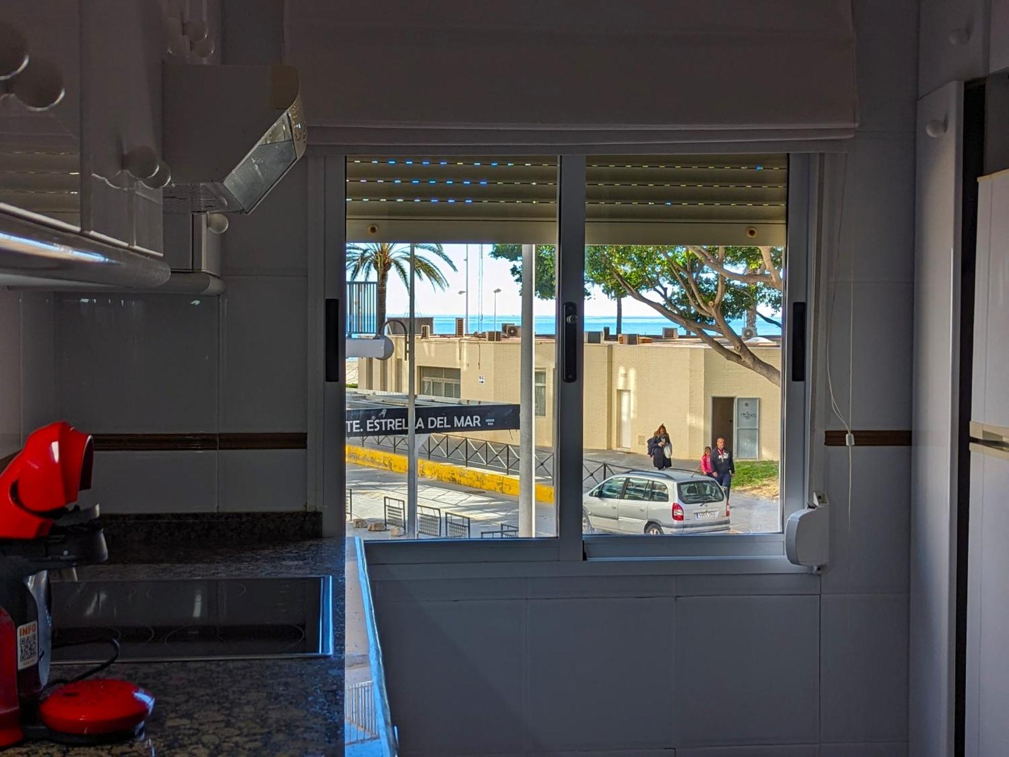 Amplio, Vistas, Parking, A 50 Mts De La Playa Apartment *