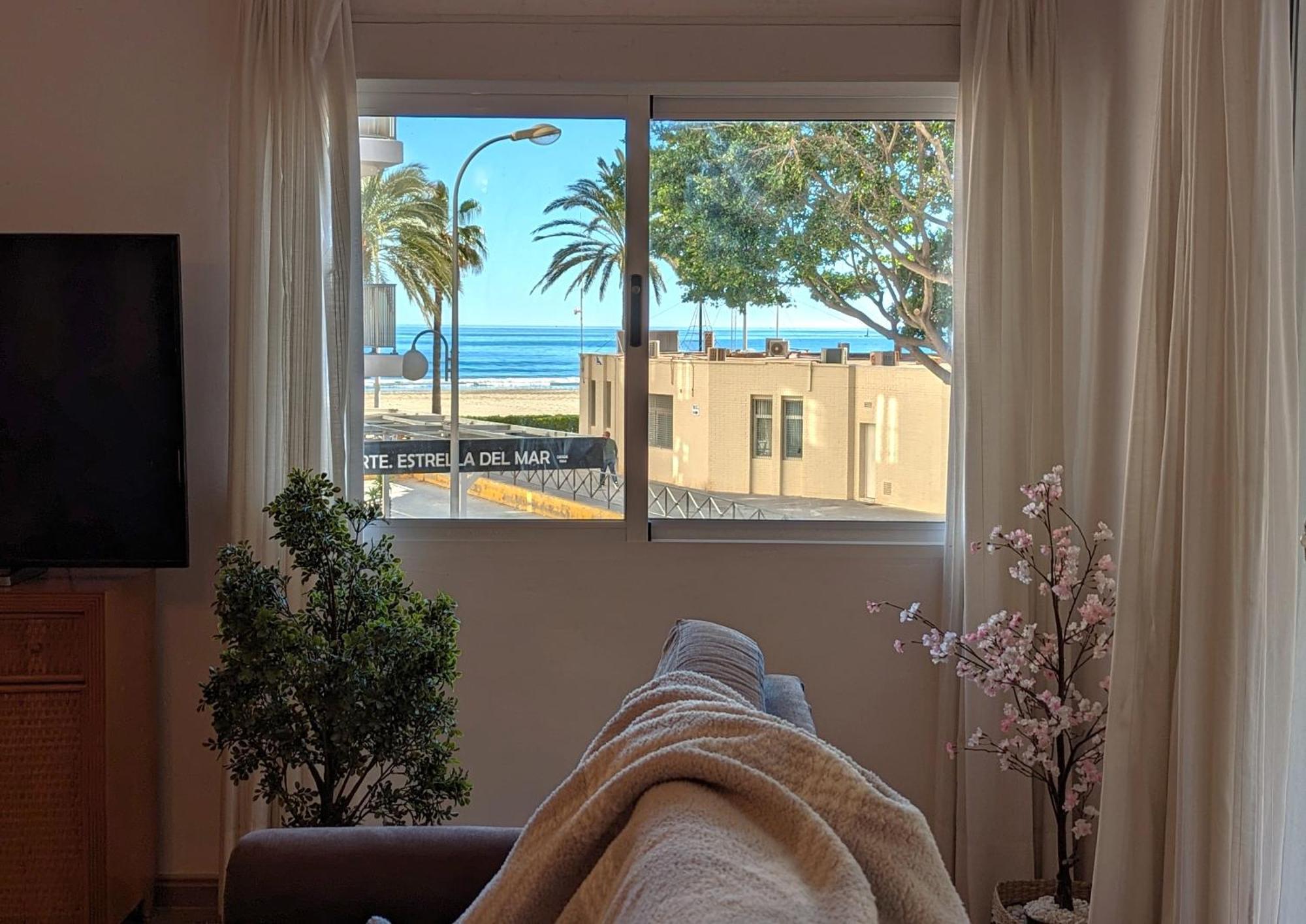 Amplio, Vistas, Parking, A 50 Mts De La Playa *